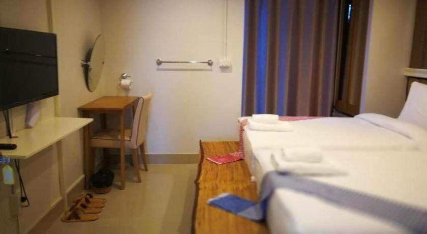 Thousand-Ten Thousand Hotel Бангкок Екстер'єр фото