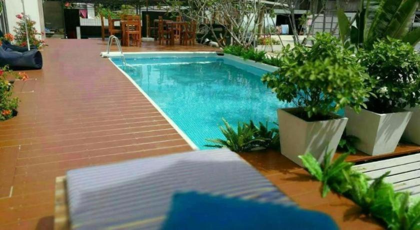 Thousand-Ten Thousand Hotel Бангкок Екстер'єр фото